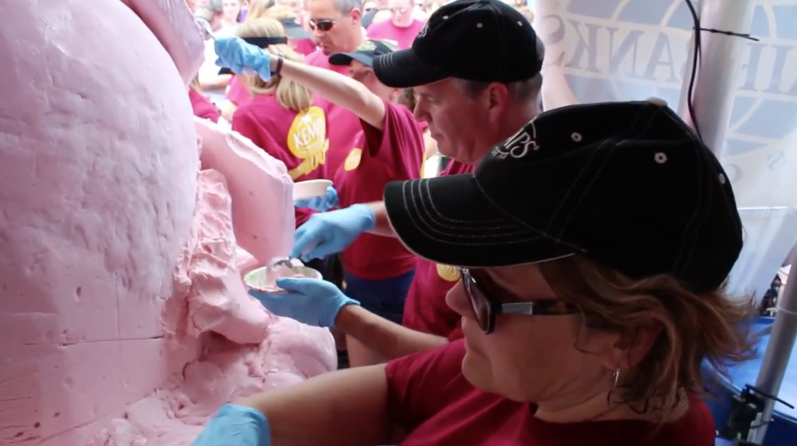 largest ice cream scoop